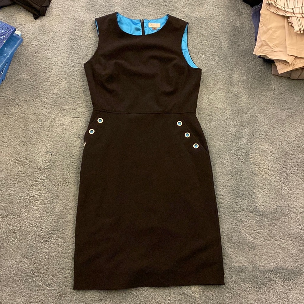 Black and blue dress w pockets.